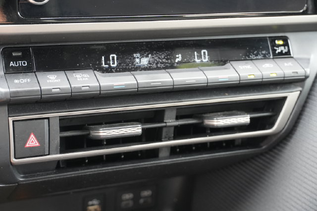 Used 2025 Toyota Camry SE FWD image 34
