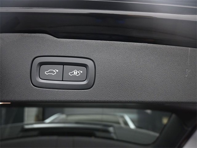 Used 2024 Volvo V60 B5 Cross Country Plus image 26