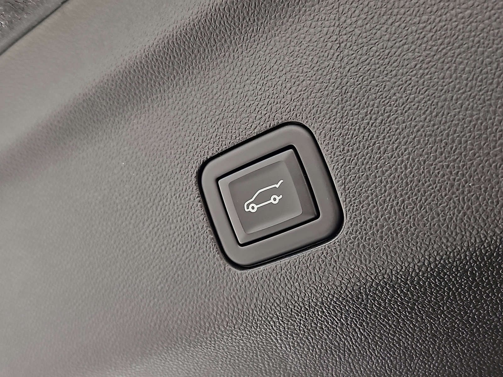 Used 2024 Cadillac Escalade ESV Luxury image 29