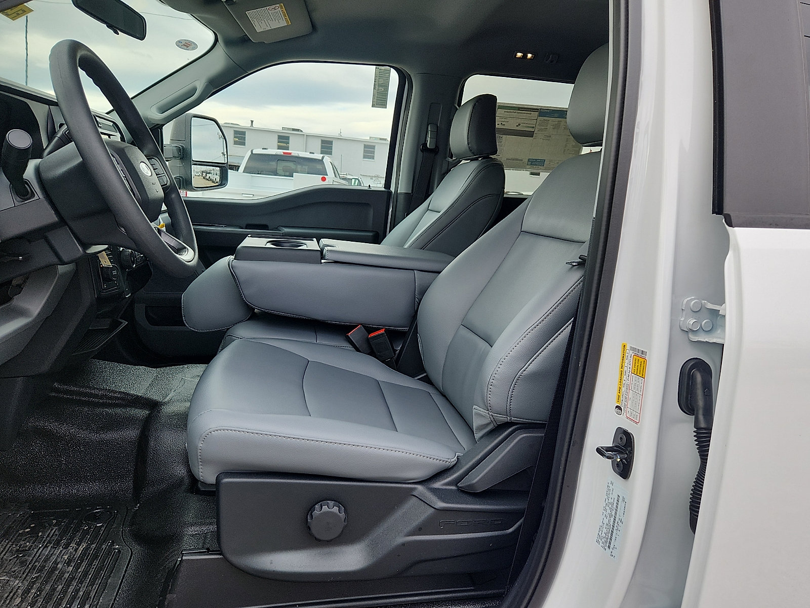 New 2026 Ford F350 XL w/ XL Chrome Package AWD/4WD image 9