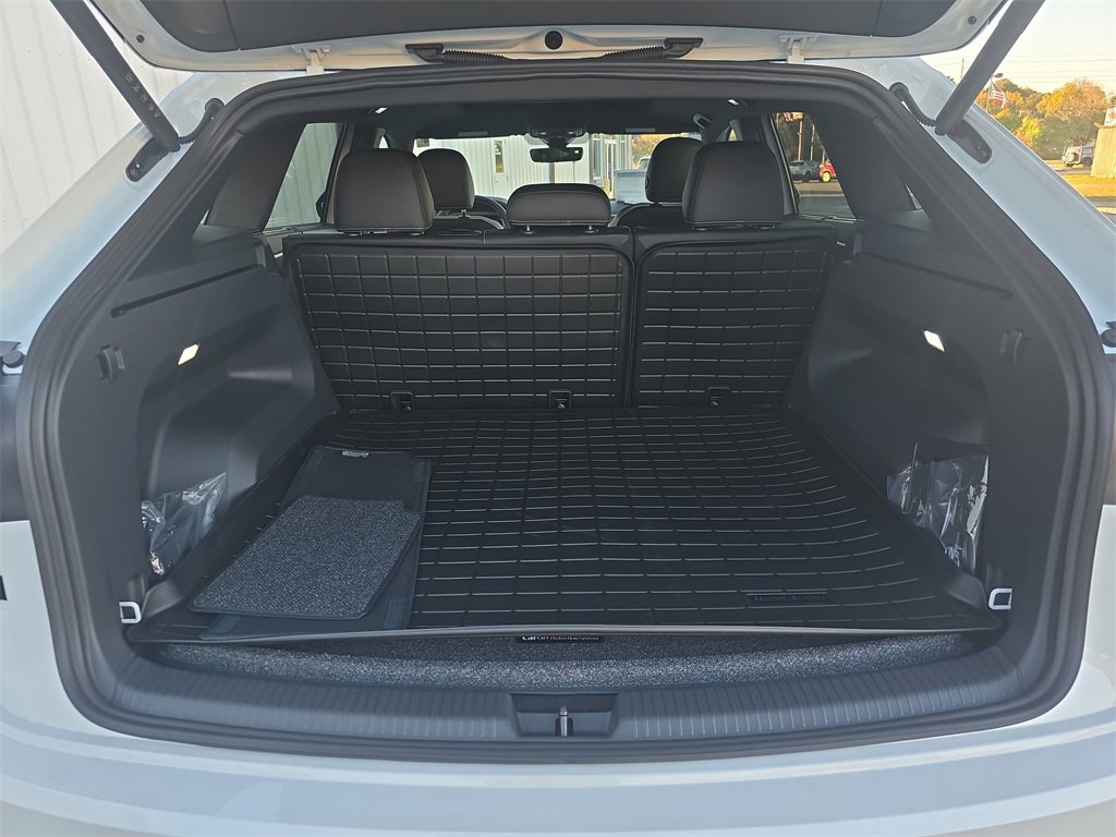 New 2026 Volkswagen Atlas Cross Sport SE image 17