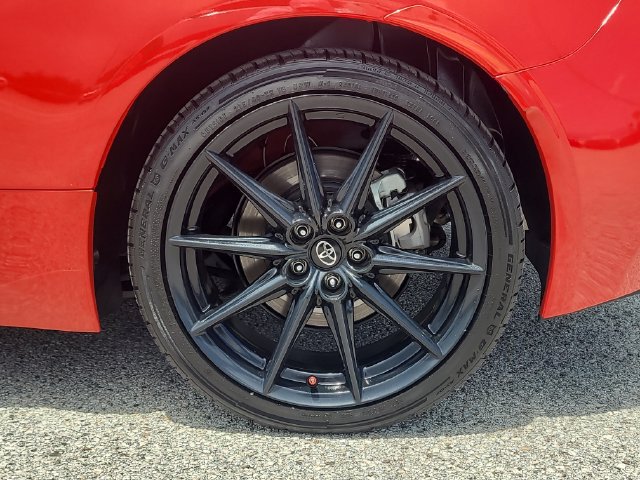 Used 2022 Toyota GR86 Premium RWD image 8