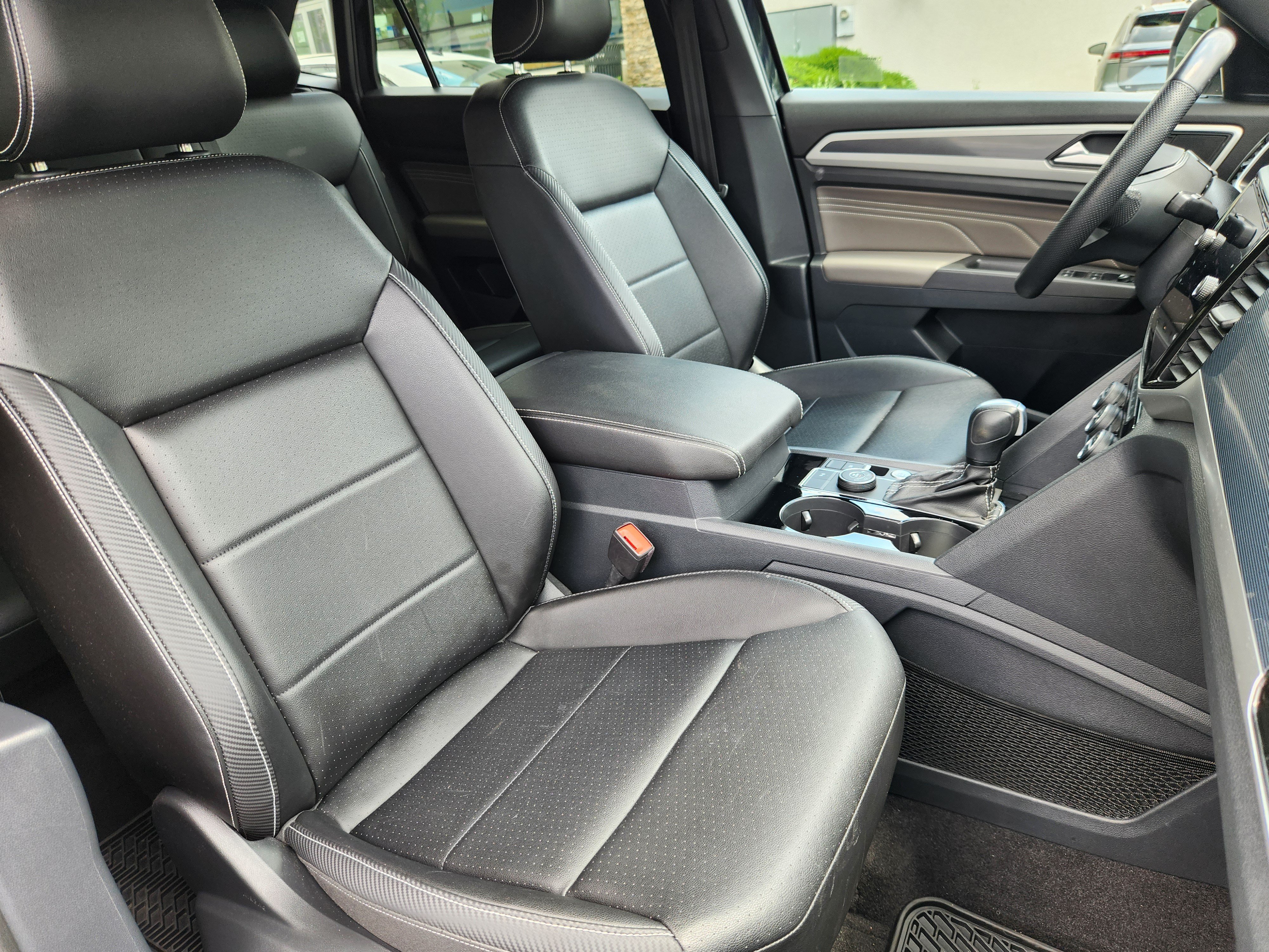 Certified 2023 Volkswagen Atlas Cross Sport SEL R-Line AWD/4WD image 15