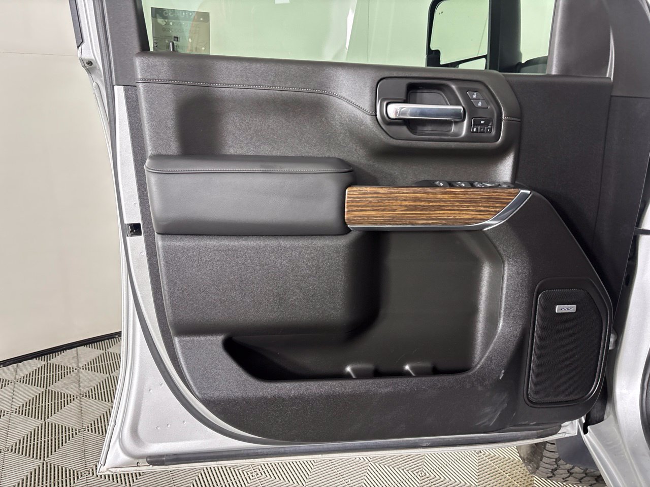 Used 2023 Chevrolet Silverado 2500 High Country w/ Z71 Off-Road Package AWD/4WD image 7