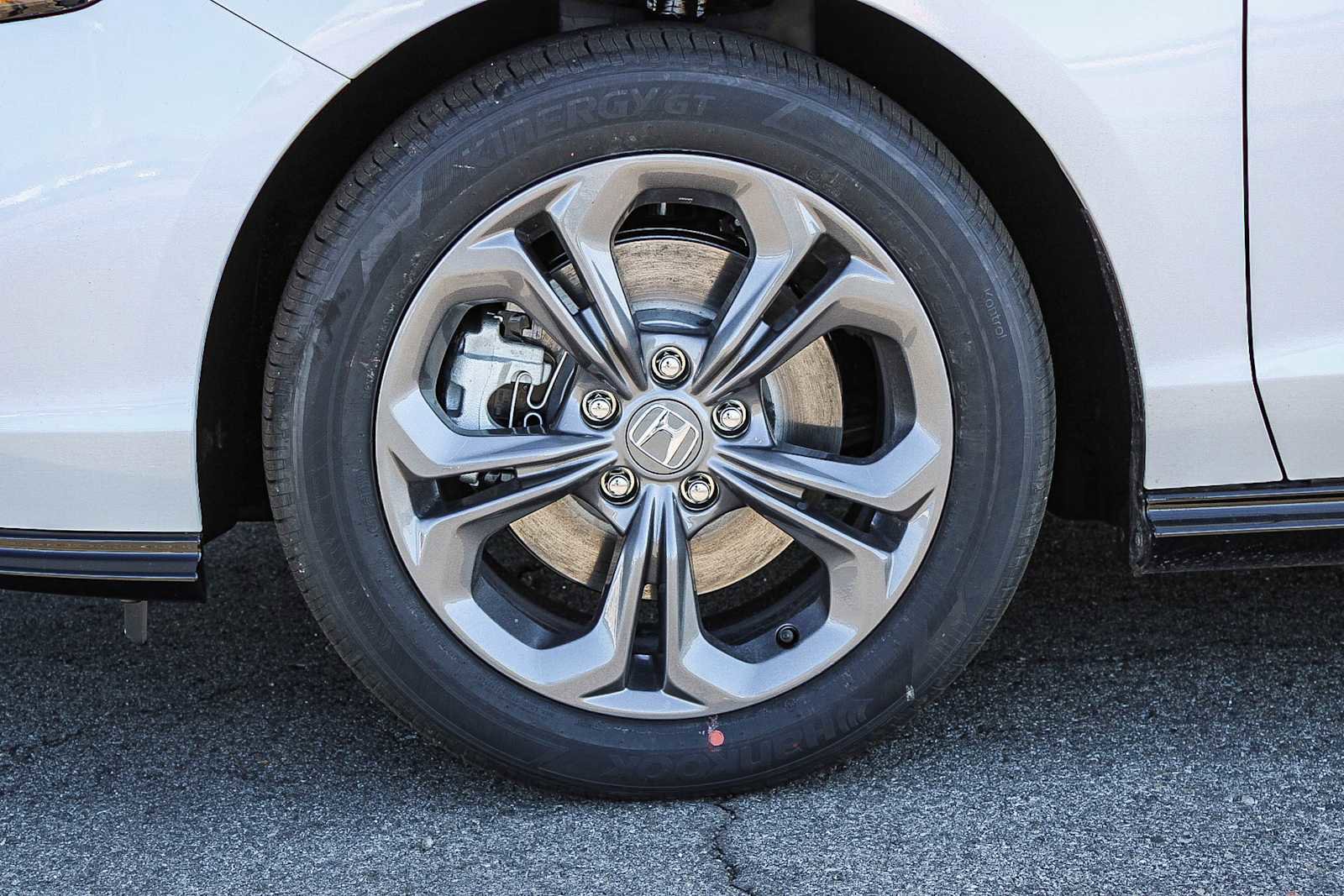 New 2026 Honda Accord EX-L image 9