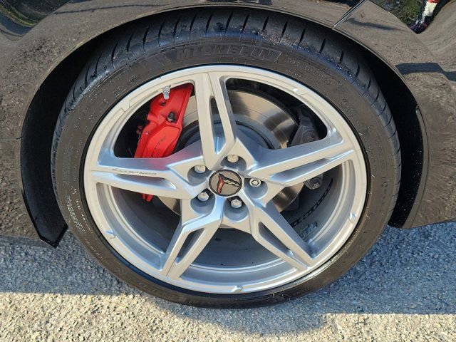 Used 2021 Chevrolet Corvette Stingray Premium Conv w/ Z51 Performance Package image 5