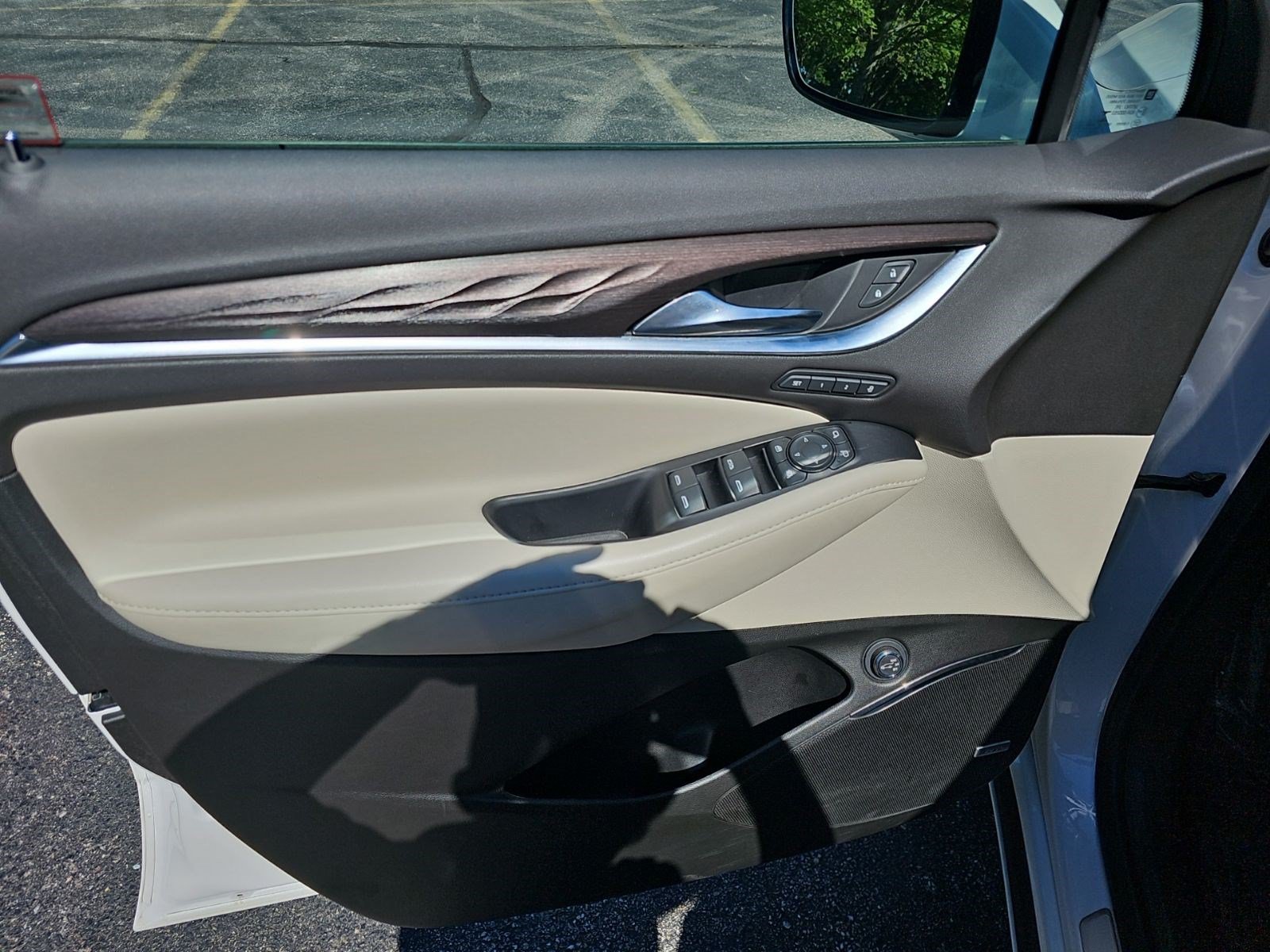 Used 2023 Buick Enclave Avenir w/ Trailering Package, 5000 lbs. AWD/4WD image 20