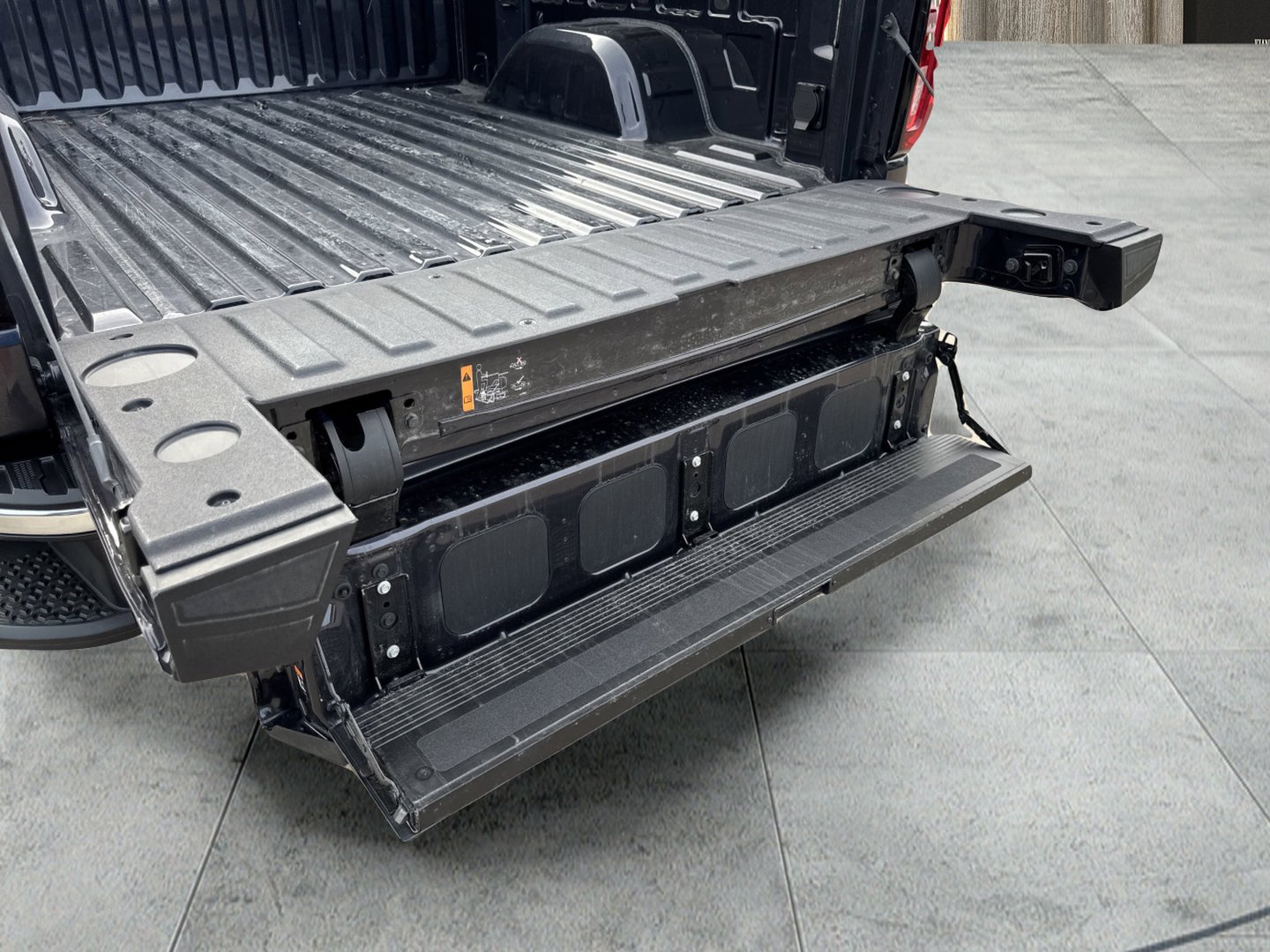 Used 2025 GMC Sierra 1500 SLT image 29