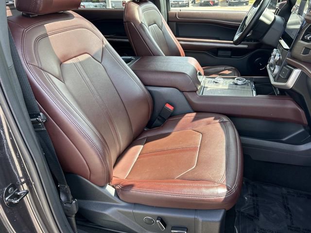 Used 2024 Ford Expedition Limited image 30