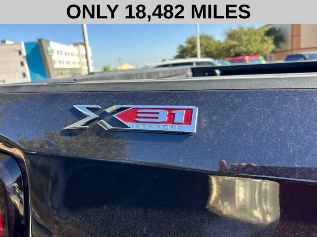 Used 2024 GMC Sierra 1500 SLT AWD/4WD image 4