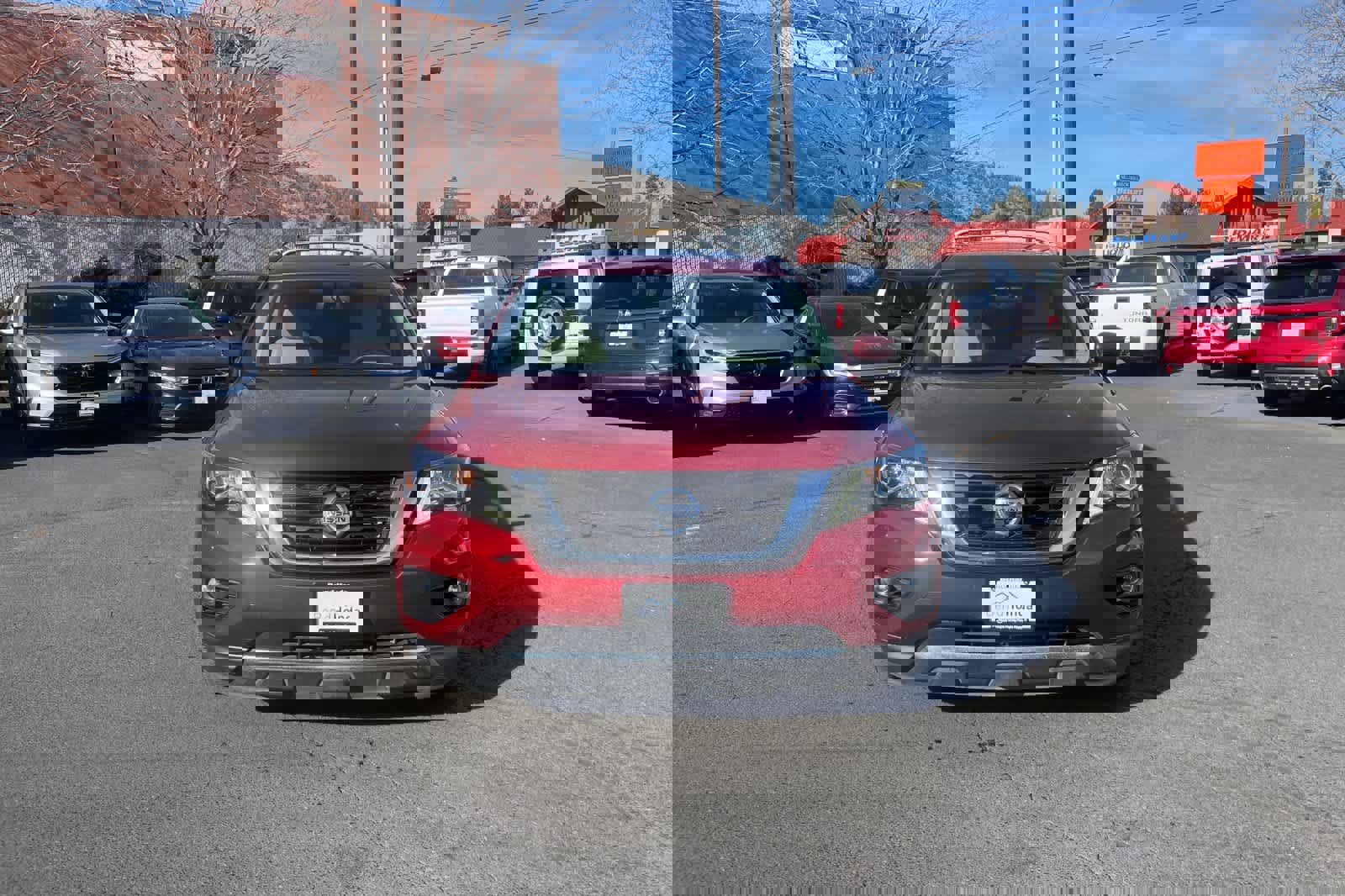 Used 2017 Nissan Pathfinder Platinum image 10