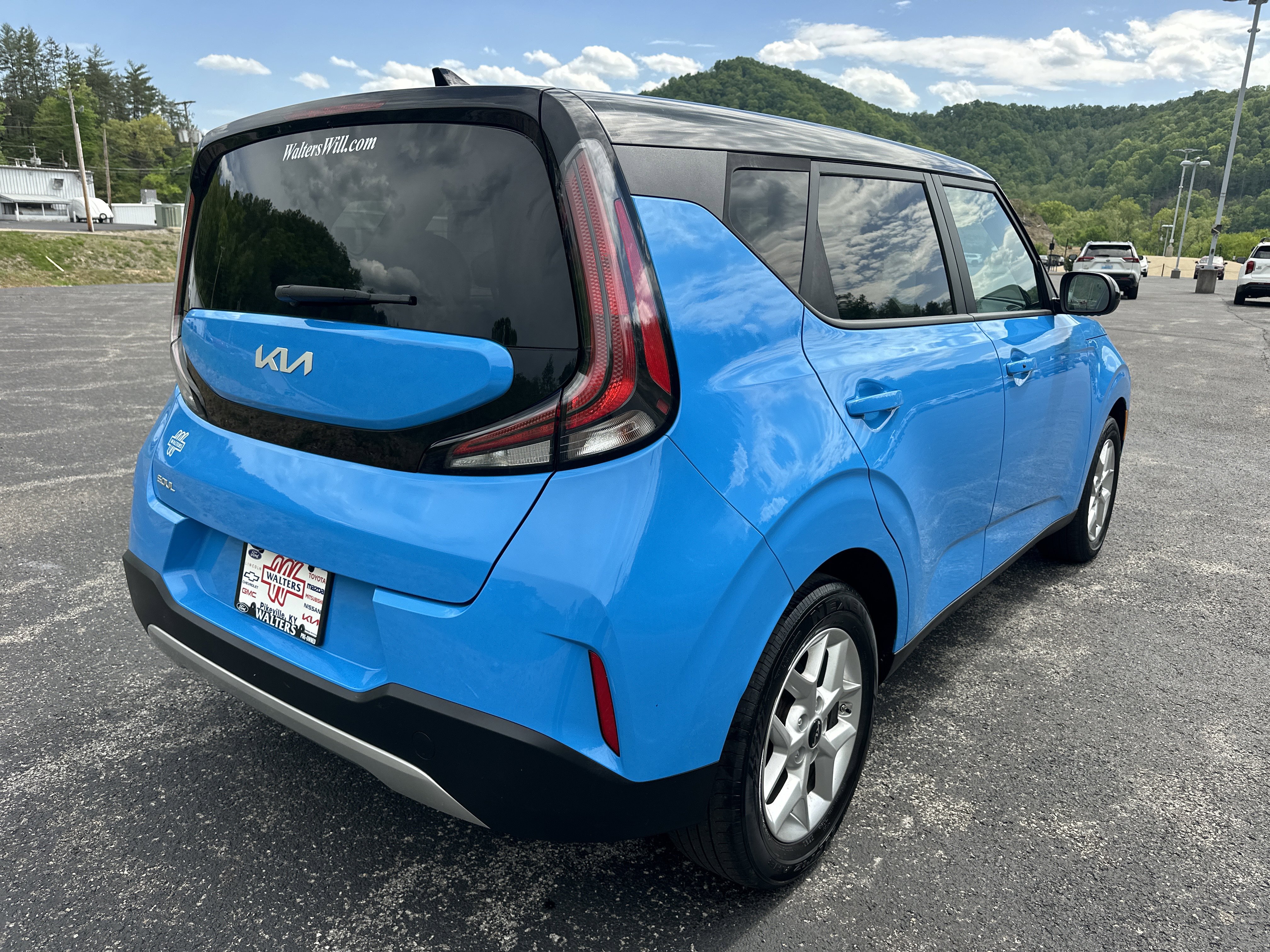 Used 2024 Kia Soul S FWD image 2