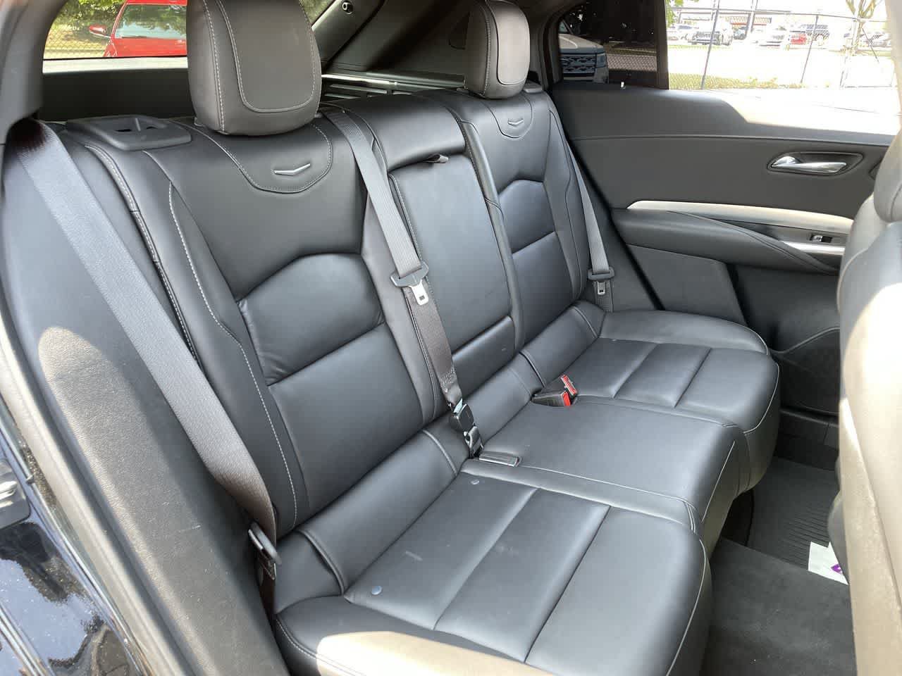 Used 2021 Cadillac XT4 Premium Luxury w/ Cold Weather Package AWD/4WD image 15