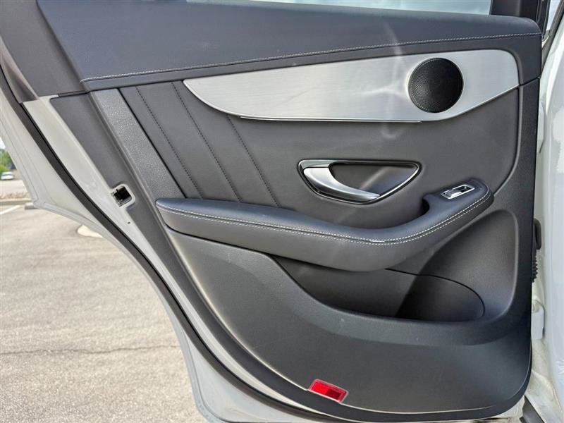 Used 2023 Mercedes-Benz GLC 300 4MATIC Coupe image 21