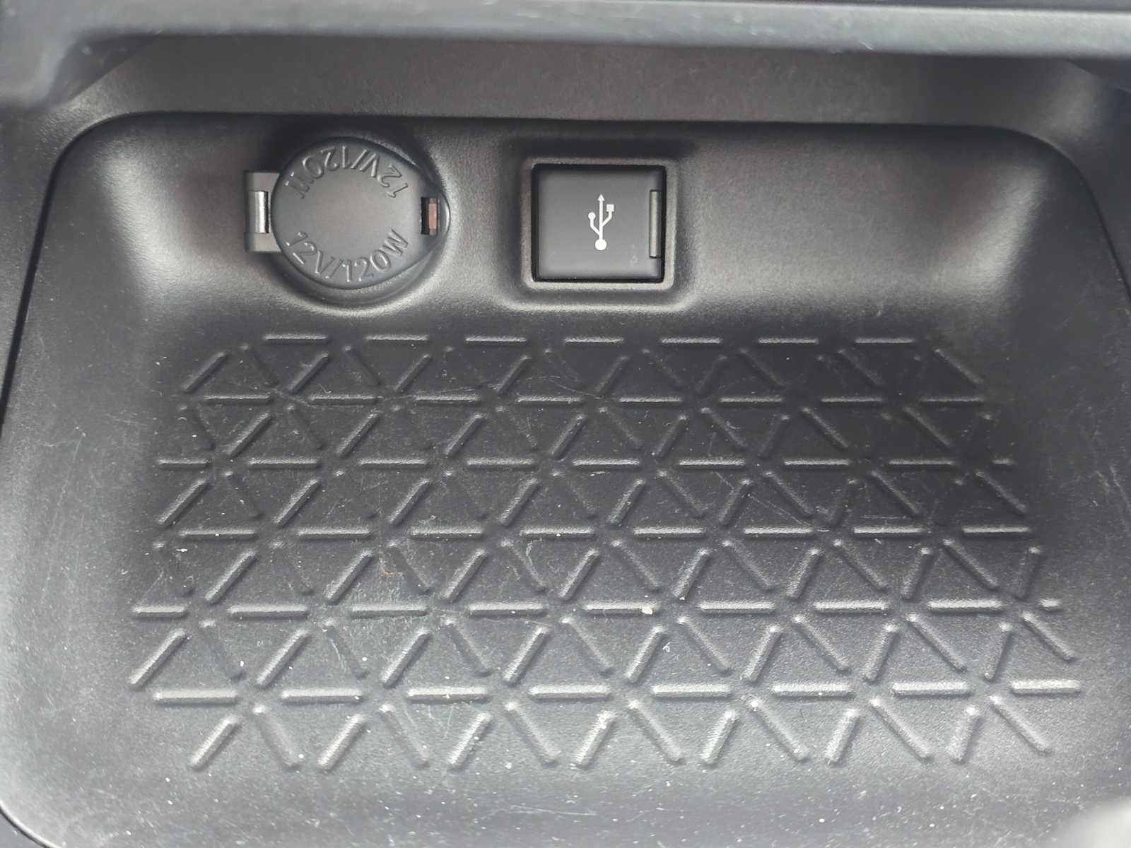 Used 2021 Toyota RAV4 XLE w/ Convenience Package image 34