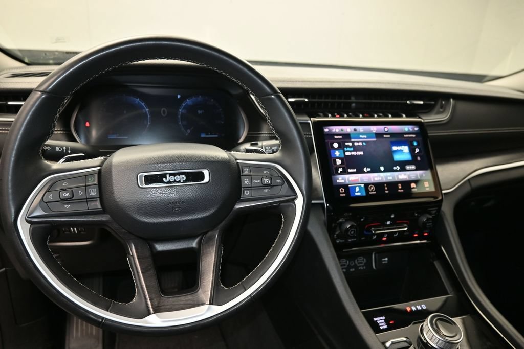 Used 2023 Jeep Grand Cherokee L Limited AWD/4WD image 23