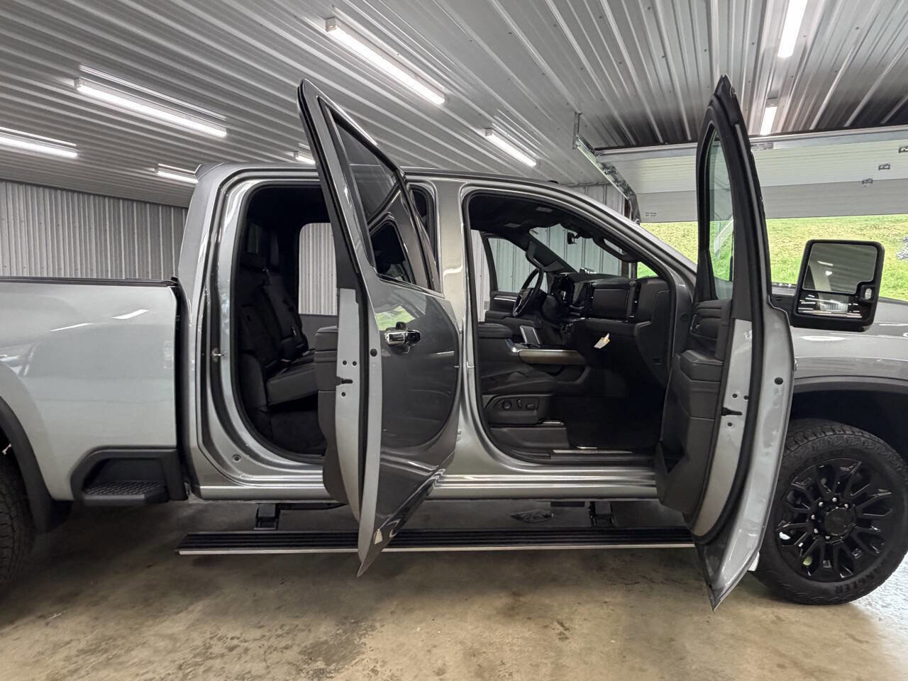 Used 2024 Chevrolet Silverado 2500 High Country w/ High Country Premium Package image 43