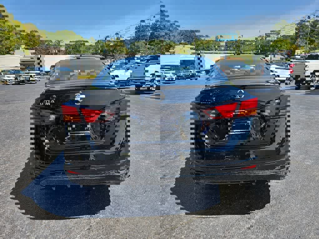 Used 2025 Nissan Altima 2.5 SV image 4