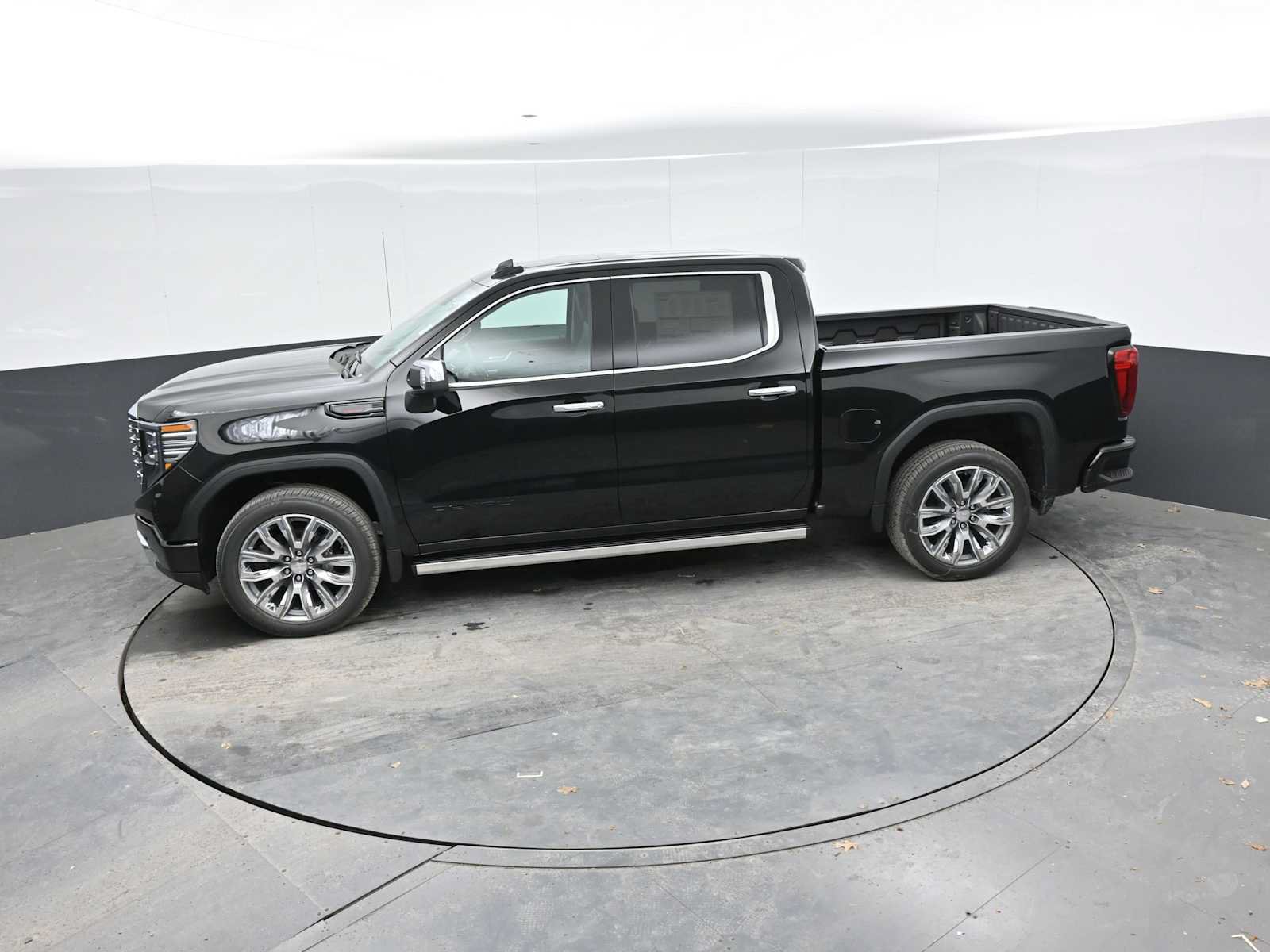 New 2026 GMC Sierra 1500 Denali w/ Denali Reserve Package AWD/4WD image 14