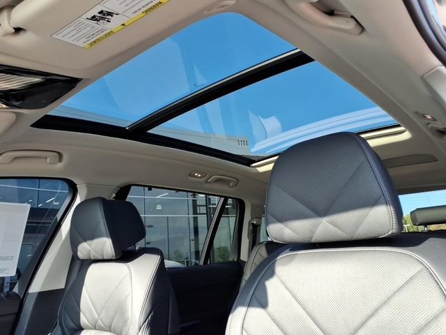Used 2024 BMW X7 xDrive40i w/ Premium Package AWD/4WD image 14