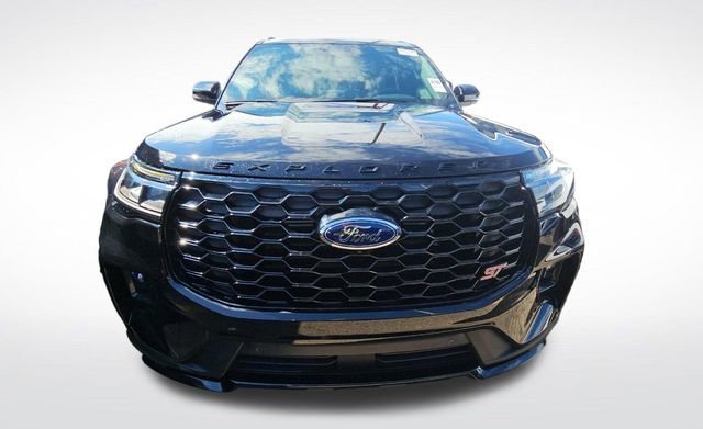 Used 2025 Ford Explorer ST image 2