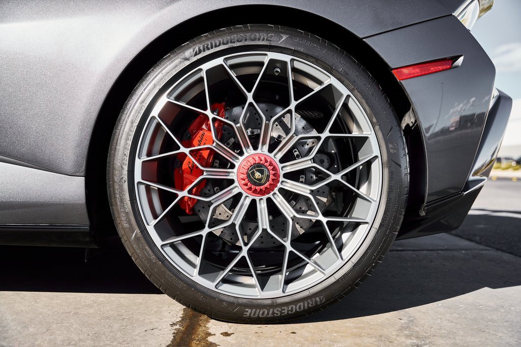 Used 2023 Lamborghini Huracan STO image 29