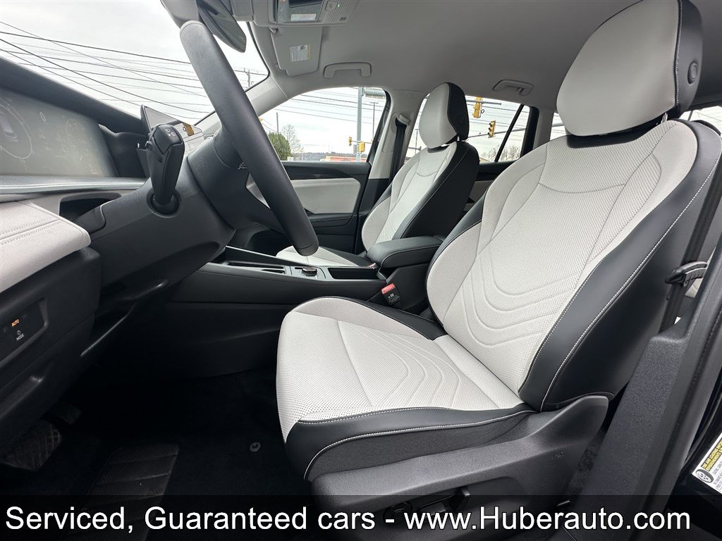 Used 2025 Volkswagen Tiguan SE AWD/4WD image 40