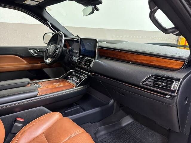 Used 2019 Lincoln Navigator L Reserve AWD/4WD image 42