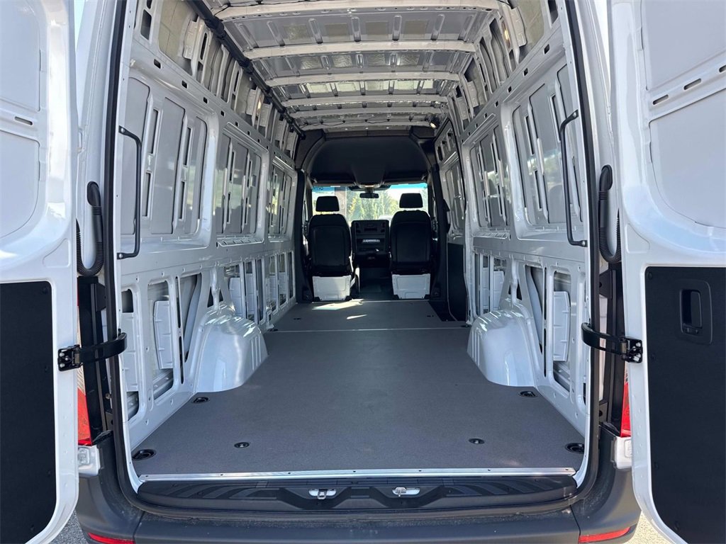 New 2025 Mercedes-Benz Sprinter 2500 image 13