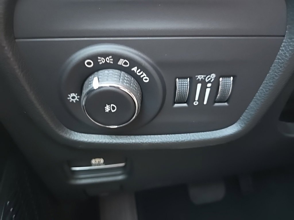 New 2025 Jeep Grand Cherokee Limited w/ Luxury Tech Group II image 43