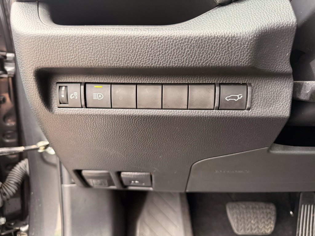 Used 2023 Toyota RAV4 XLE Premium AWD/4WD image 20