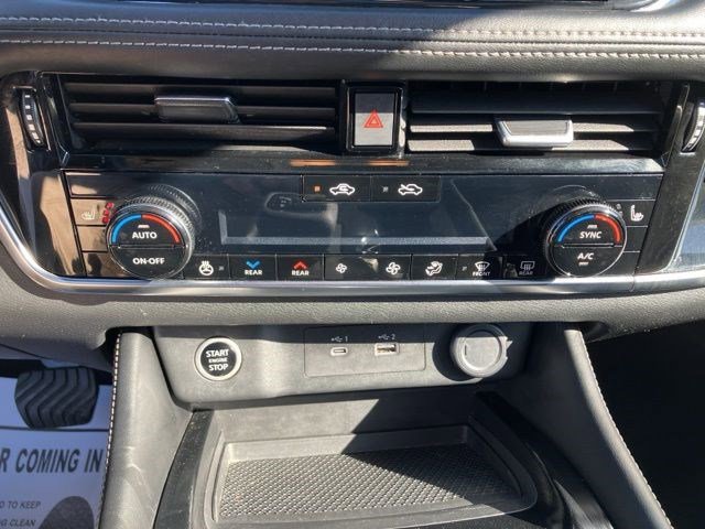 Used 2023 Nissan Rogue SL w/ SL Premium Package image 20