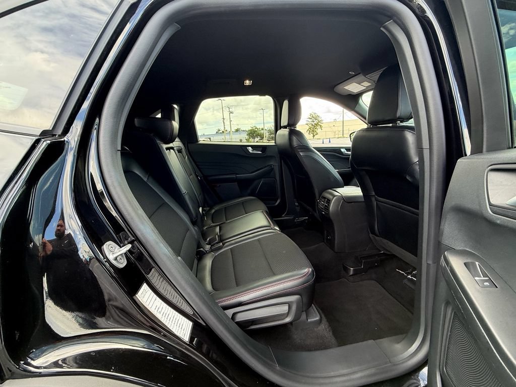 Used 2025 Ford Escape ST-Line FWD image 16