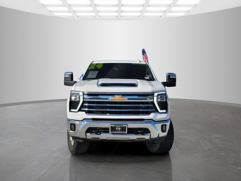 Used 2024 Chevrolet Silverado 2500 LTZ AWD/4WD image 2