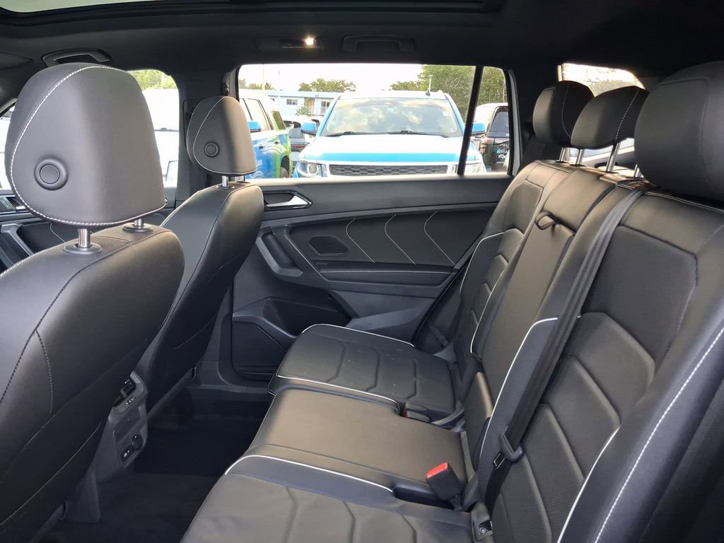 Certified 2022 Volkswagen Tiguan SEL R-Line AWD/4WD image 8