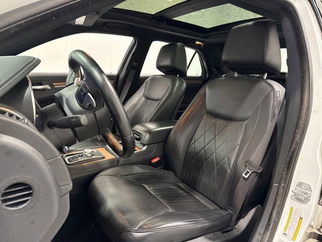 Used 2015 Chrysler 300 C Platinum w/ Harman/Kardon Audio Group AWD/4WD image 10