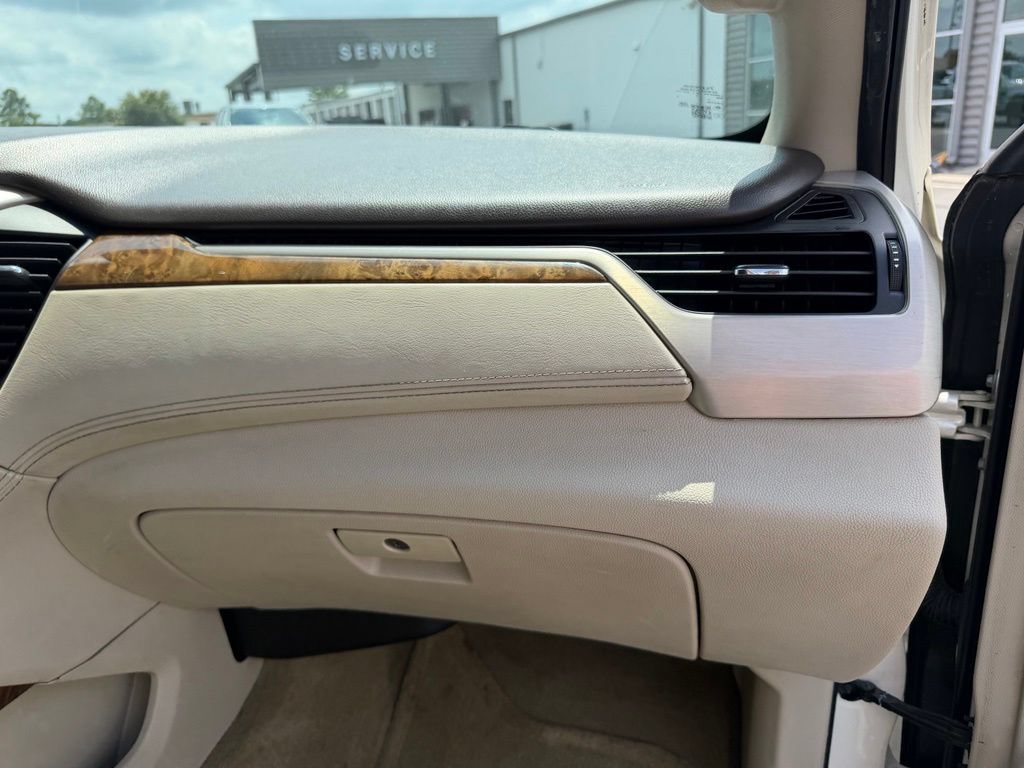 Used 2015 GMC Yukon XL Denali w/ Premium Package AWD/4WD image 35
