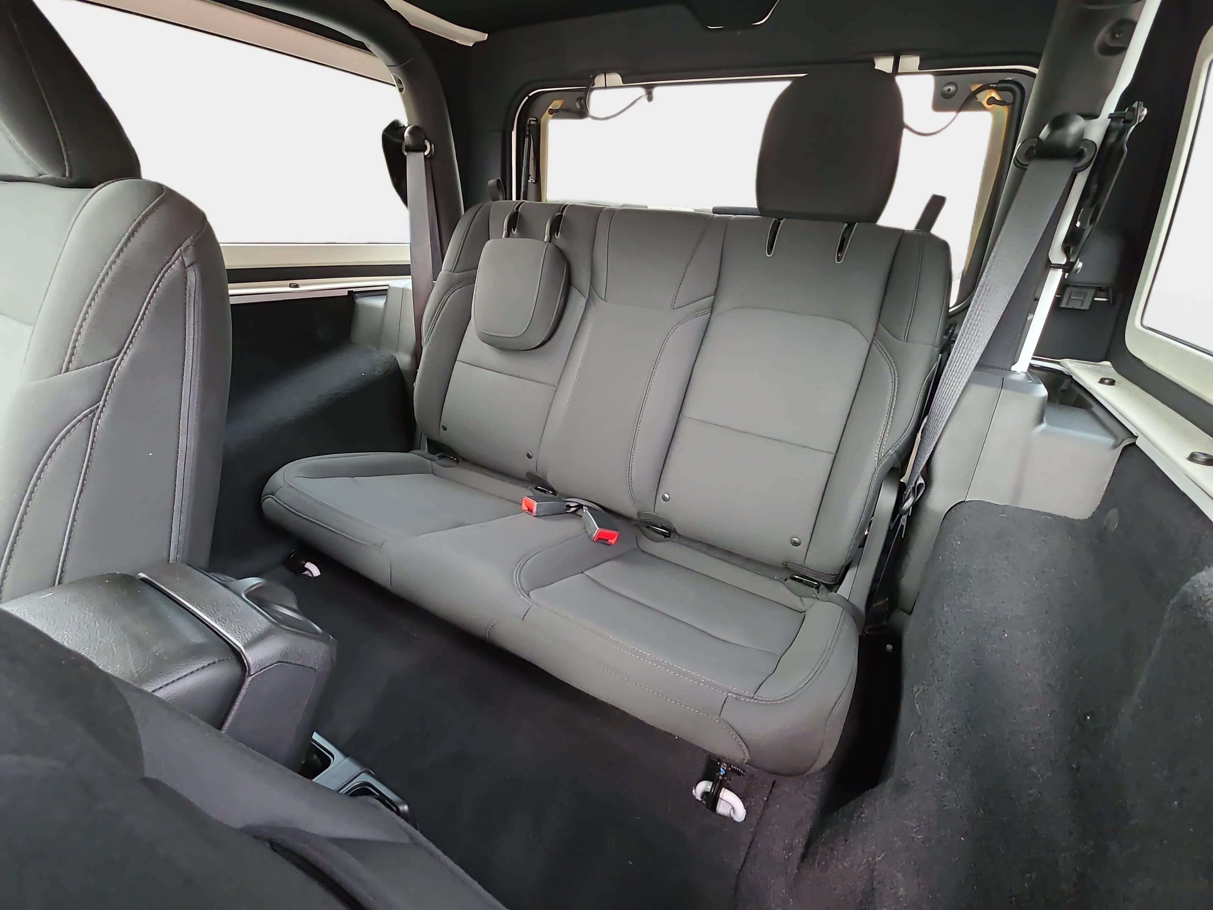 Used 2018 Jeep Wrangler Sport AWD/4WD image 12