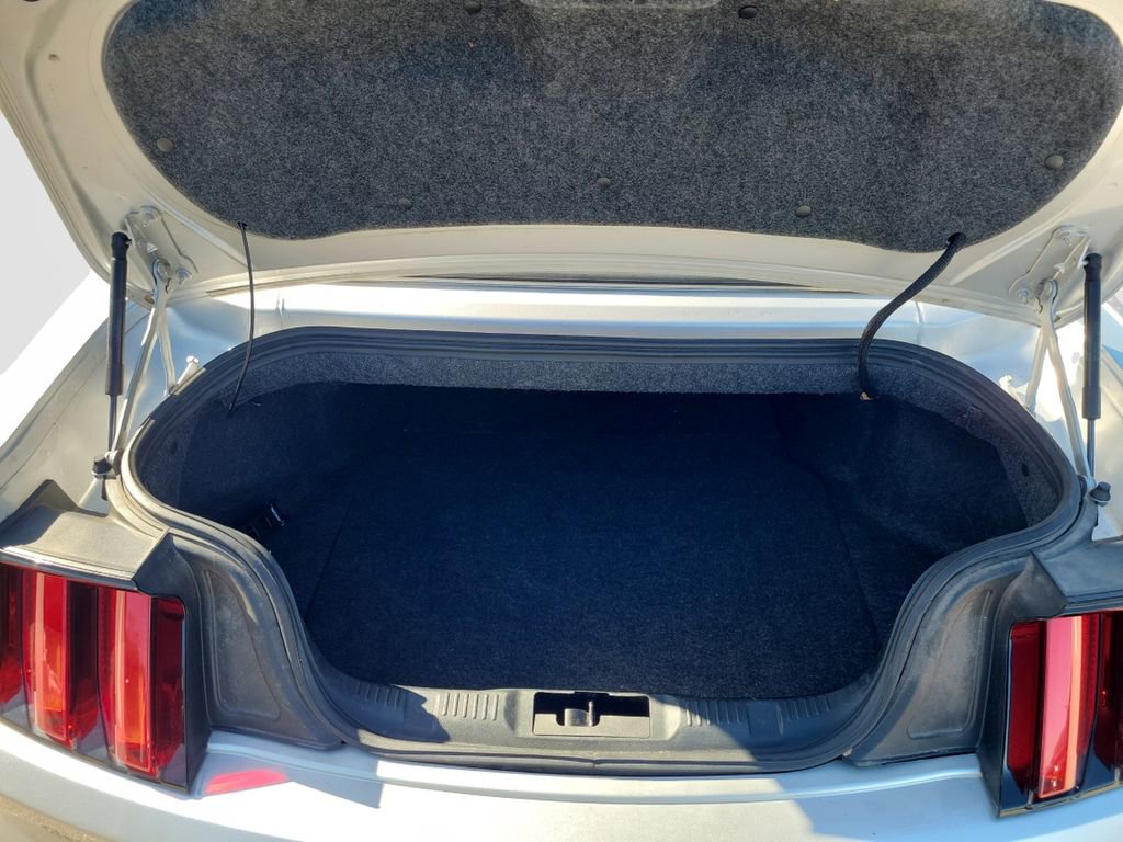 Used 2017 Ford Mustang Premium image 20