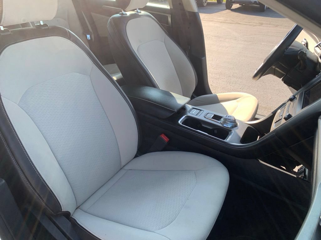 Used 2020 Ford Fusion SE w/ Equipment Group 151A FWD image 22