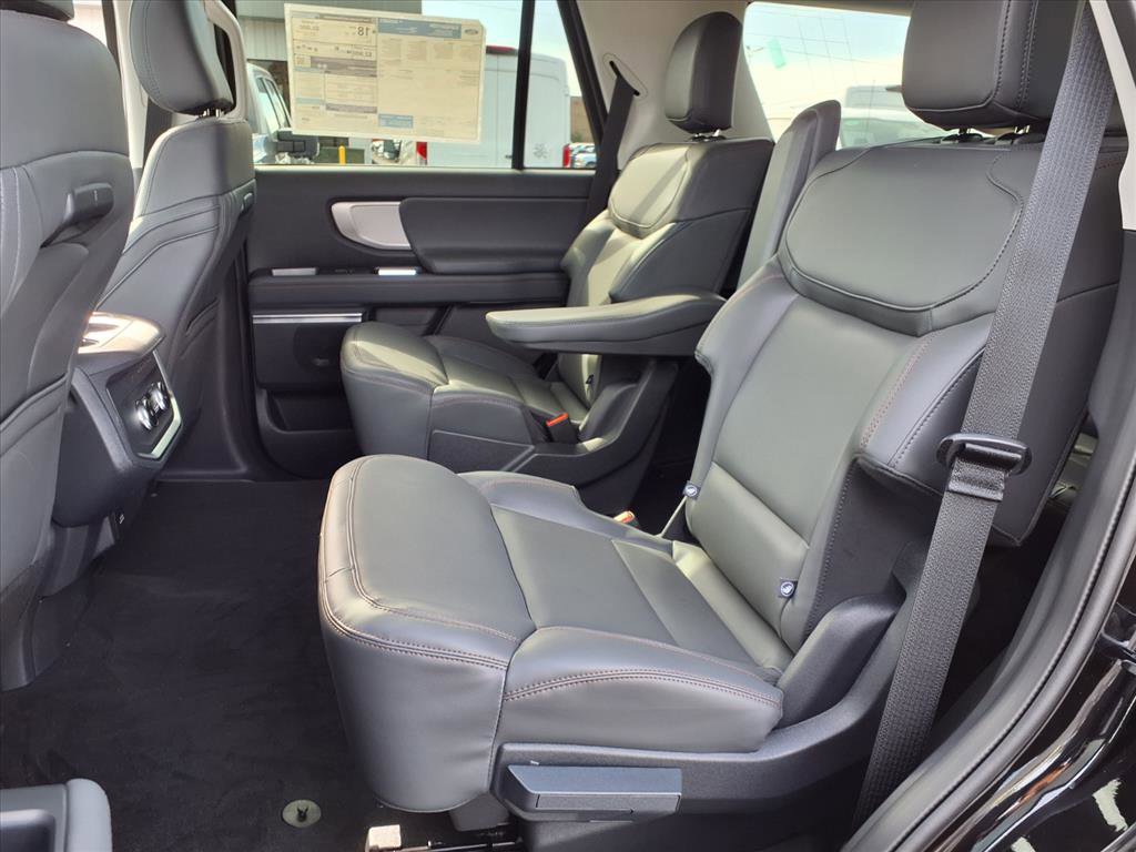 New 2025 Ford Expedition Active image 8