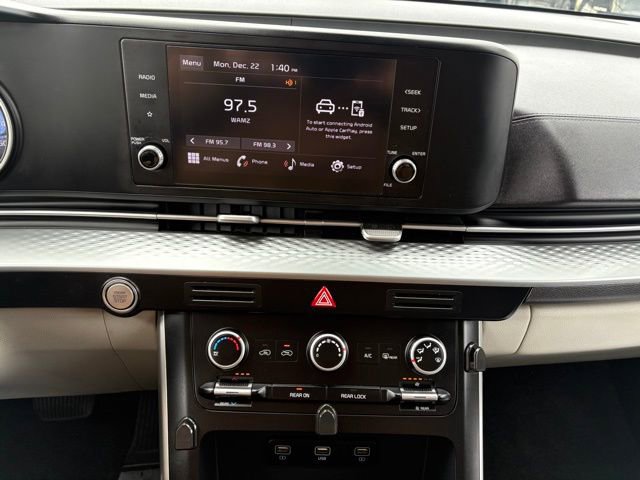 Certified 2023 Kia Carnival LX image 11