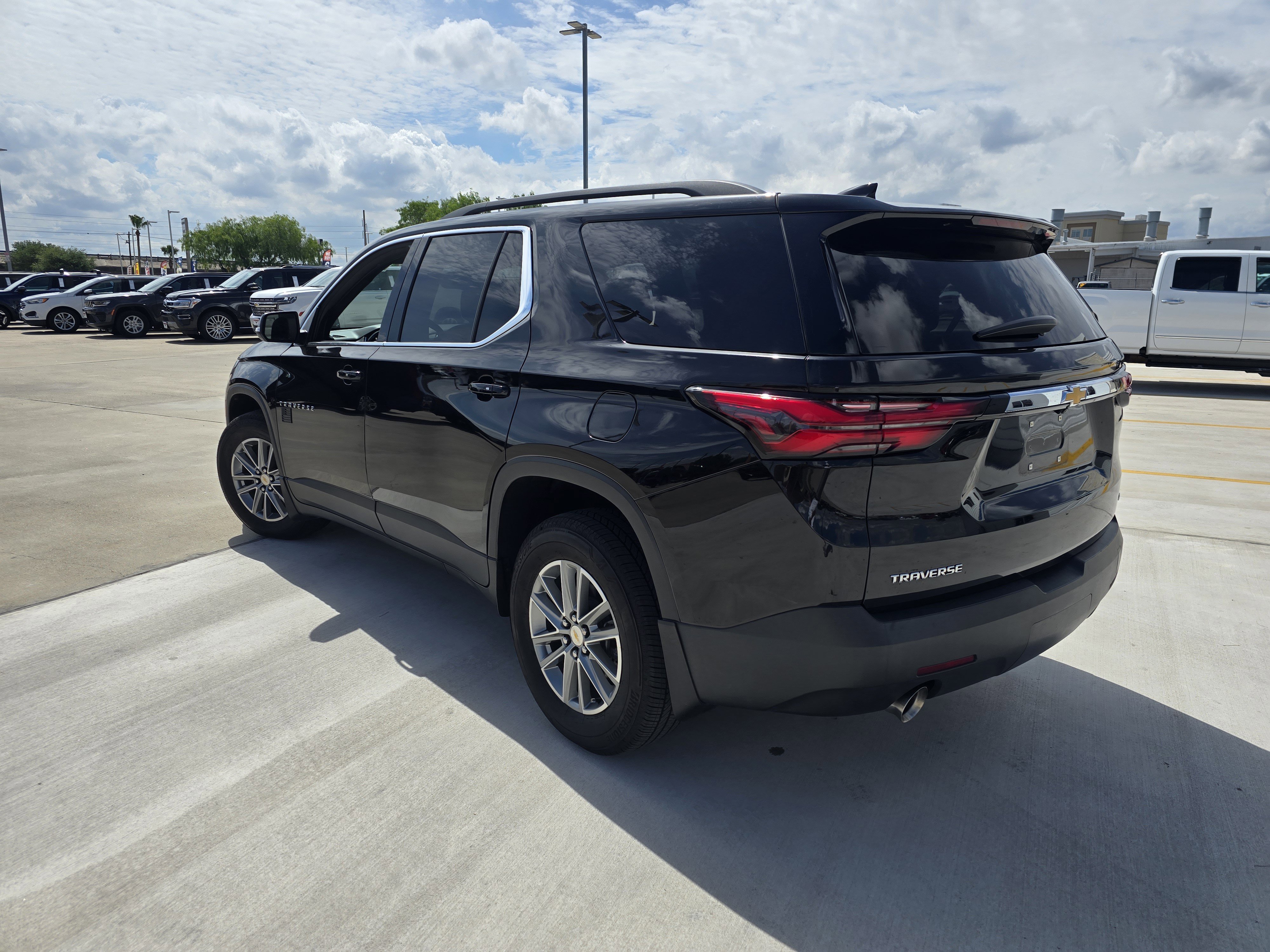 Used 2023 Chevrolet Traverse LT w/ LPO, Floor Liner Package image 5