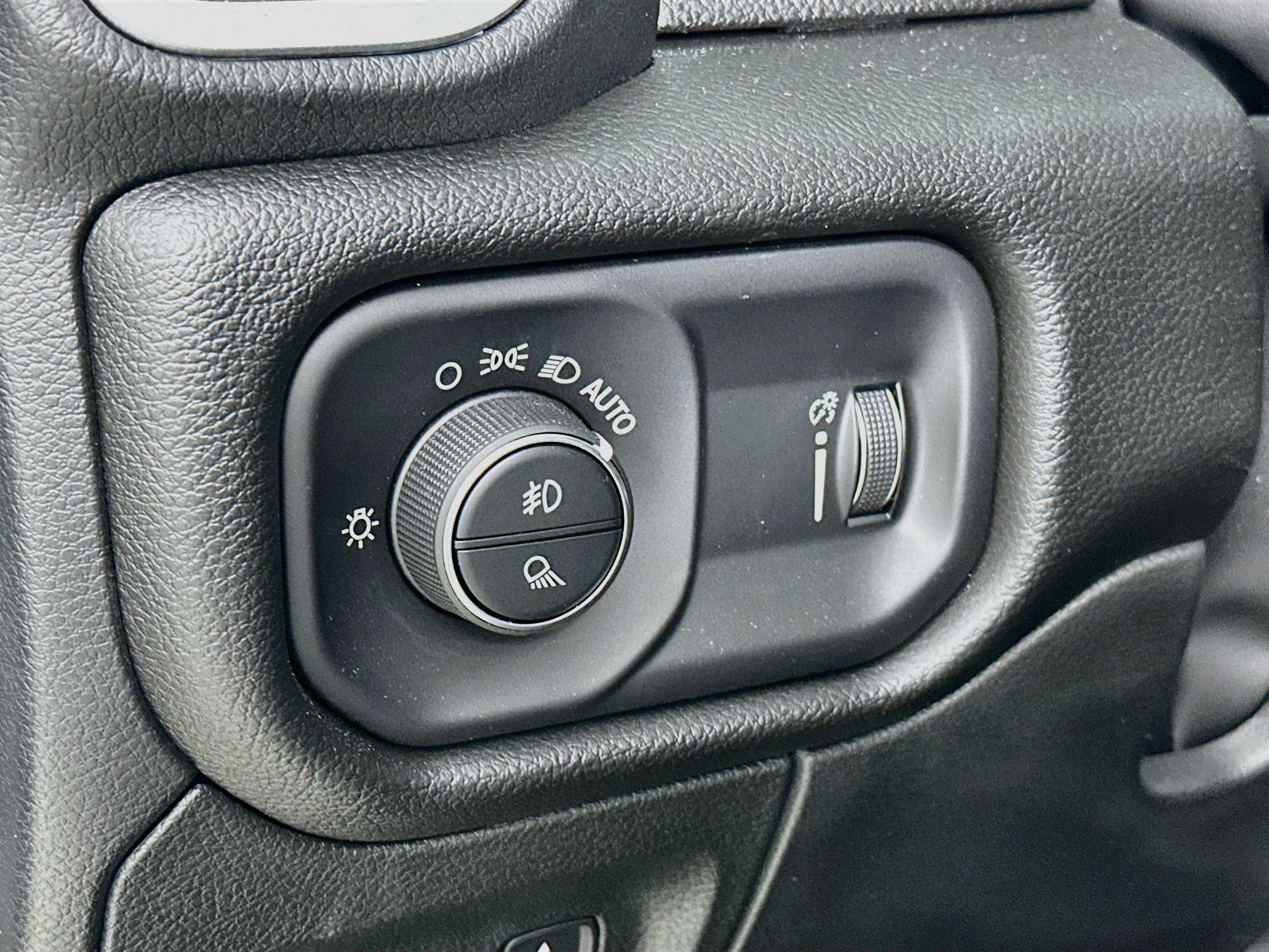Used 2023 RAM 1500 Big Horn RWD image 10