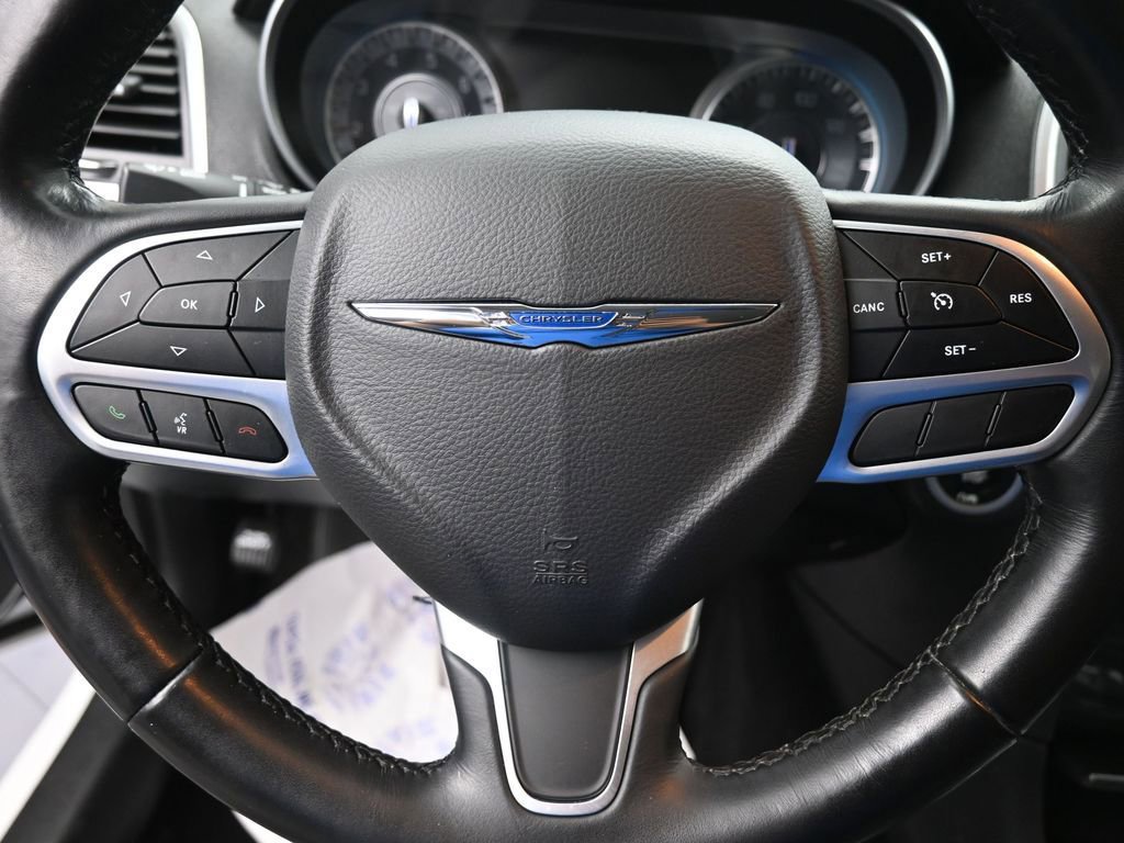 Used 2022 Chrysler 300 Touring AWD/4WD image 16