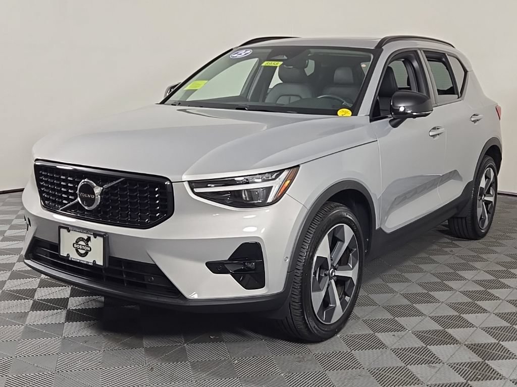Certified 2023 Volvo XC40 B5 Ultimate w/ Climate Package AWD/4WD image 5