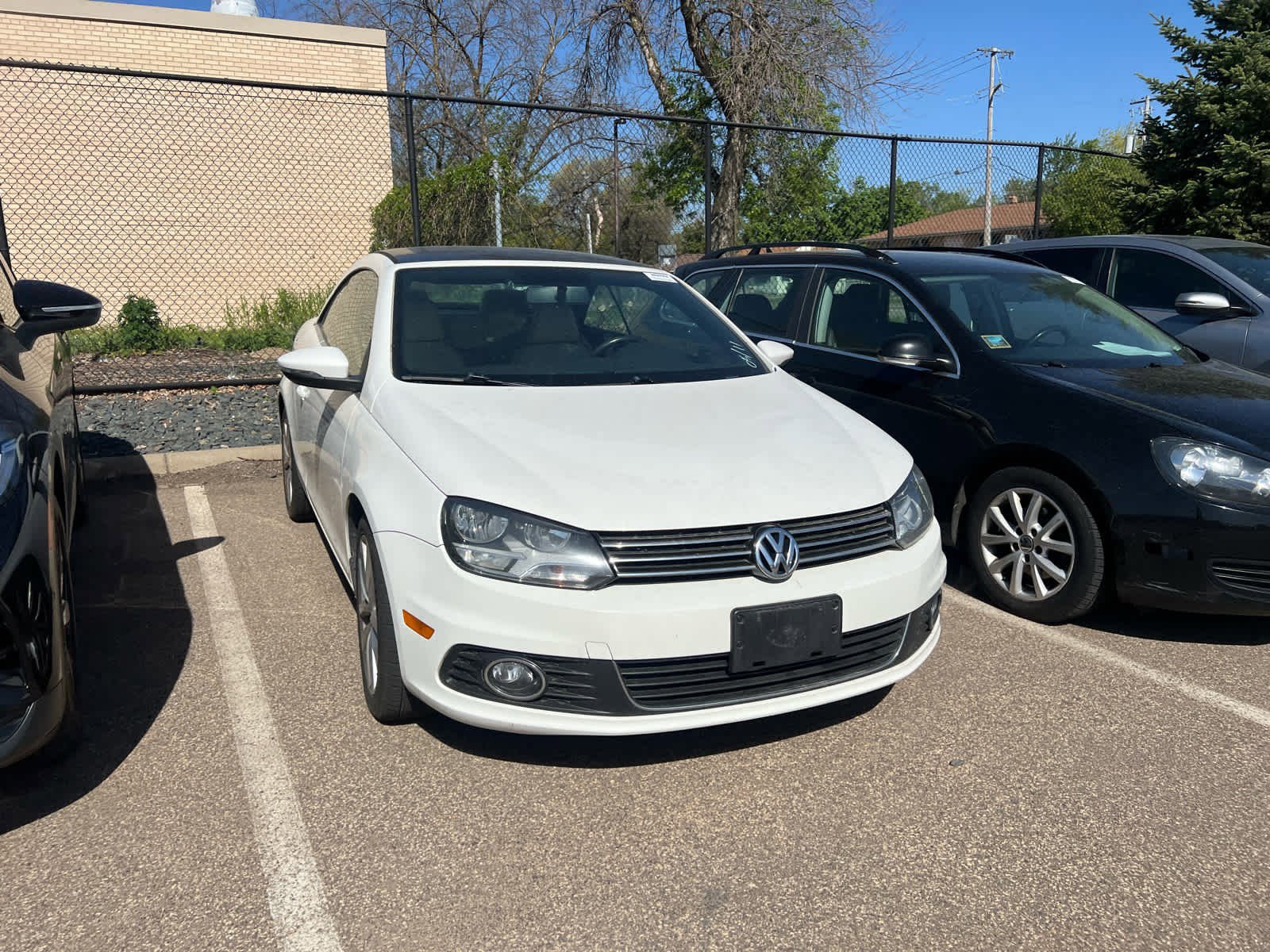 Used 2012 Volkswagen Eos Komfort FWD image 2