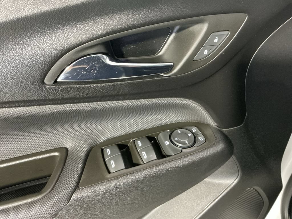 Used 2023 Chevrolet Equinox RS w/ RS Leather Package FWD image 16