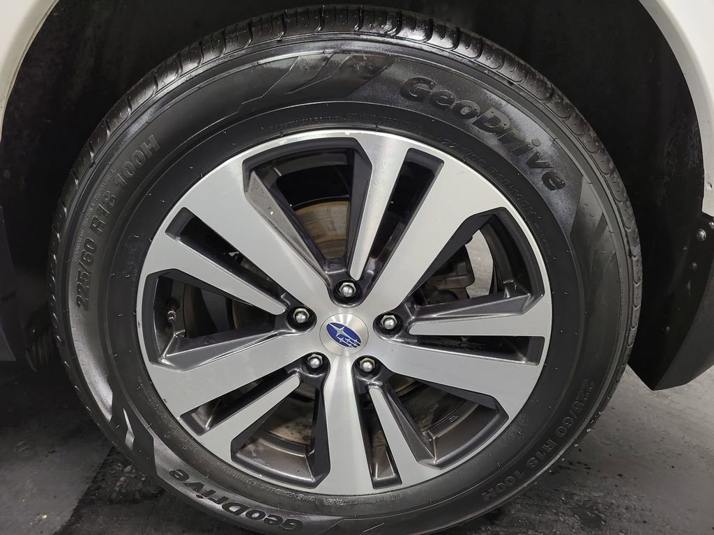 Used 2018 Subaru Outback 3.6R Limited AWD/4WD image 11