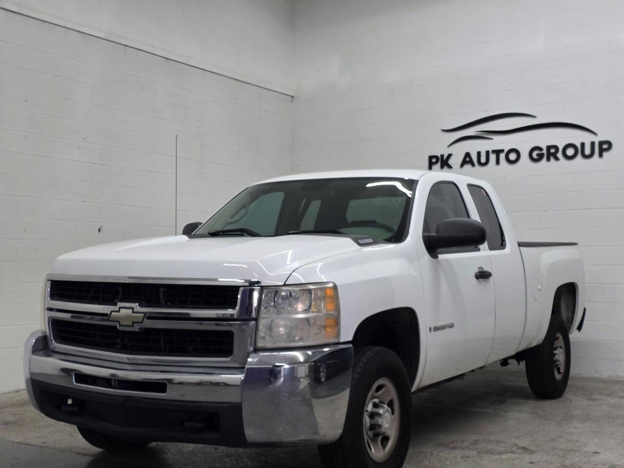 Used 2008 Chevrolet Silverado 2500 W/T image 2